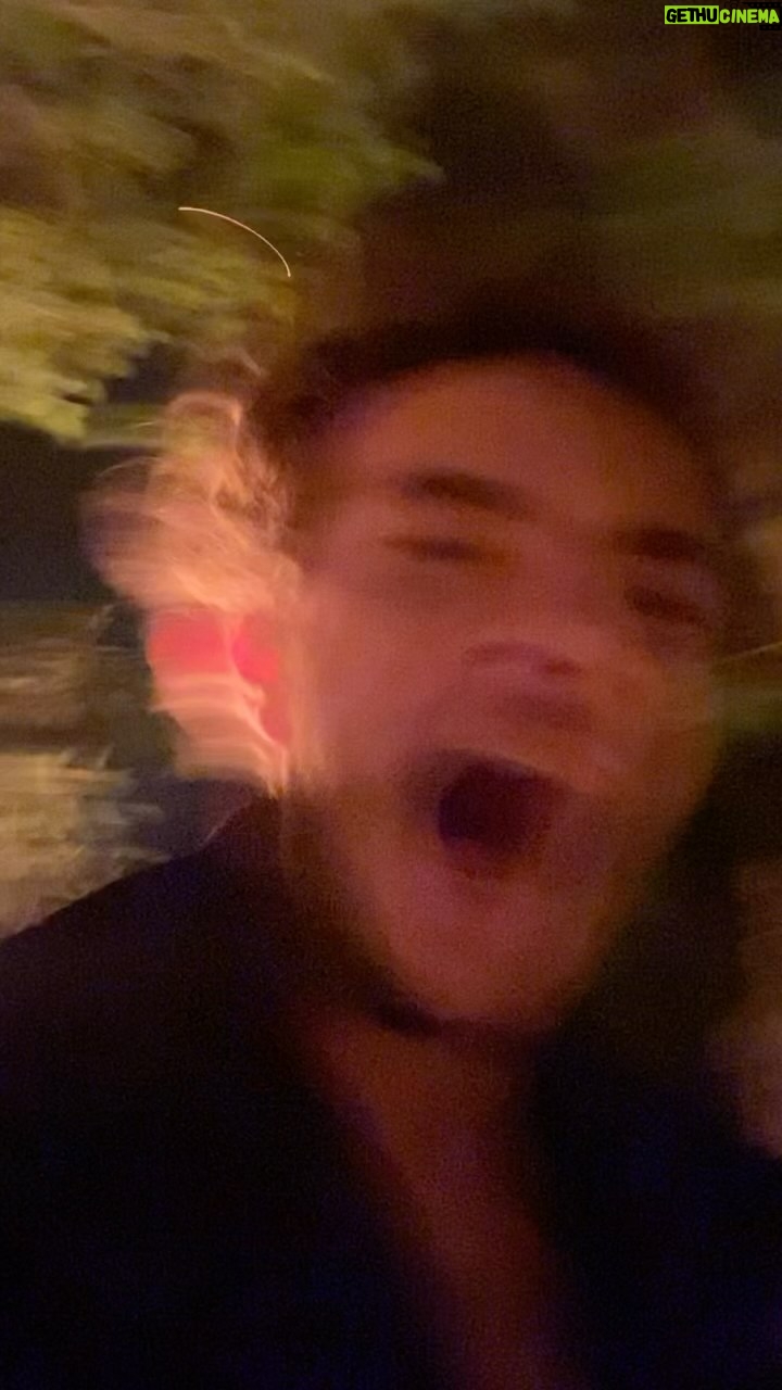 Cemrehan Karakaş - 6.5K Likes - videolari cirptim cirptim karistirdim ben bir kek miyim bilmiyorum ama afiyet olsun.