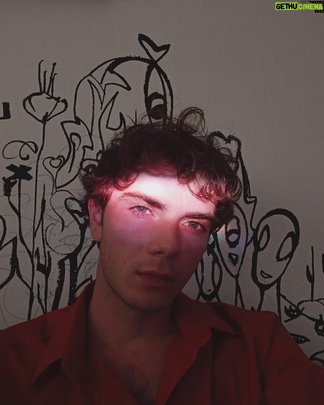 Cemrehan Karakaş - 7.5K Likes - Like me like one of your french boys