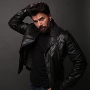 Cenk Torun Instagram - Salı sallanır 😎 🎬@ebrukucukakarmenajerlik. 📸@esmamiracaskar
