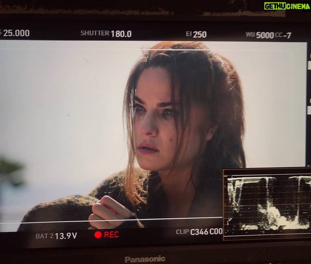 Ceyda Olguner - 2.7K Likes - ☻ #kayit