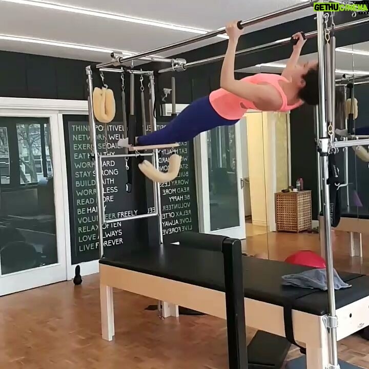Ceyda Olguner Instagram - #pazartesisendromu mu oda ne? 😵 @corezone_studio ile geçirilen 1saat #teşekkürler #sporyap #justdoit #fitness #streching ❣️❣️🤗💪🙆😊