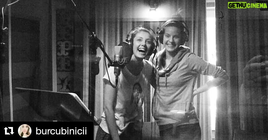 Ceyda Olguner Instagram - #Repost @burcubinicii with @repostapp ・・・ #dublaj #zamani #melodika 🙆👍