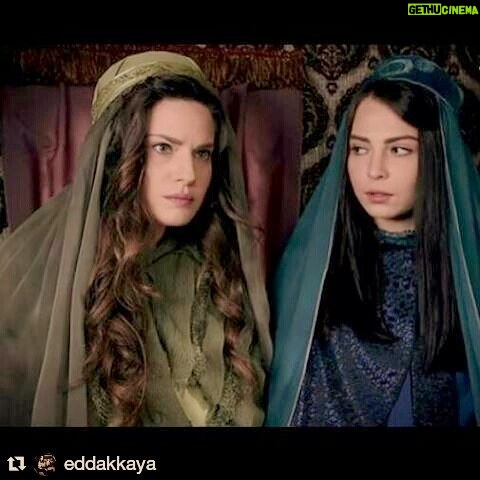 Ceyda Olguner Instagram - #Repost @eddakkaya with @repostapp ・・・ Bazı setlerdeki ''oyuncuların'' arkadaşlıkları set bitene kadardır. Ama bizde ki sadece başlangıç o da gelişme bölümüne yol açmak içindir ve sadece arkadaşlık değil bizde ki dostluğun başlangıcıdır😘😎 @ceydaolg #zeyrekileçeyrek ne günlerdi🙈😘 #gülfem #dilruba #esfilm