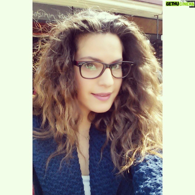 Ceyda Olguner Instagram - #Ben #gözlüklü #şirin mi #oldum #oldumu #oldumuki #olmustu (: #bide
