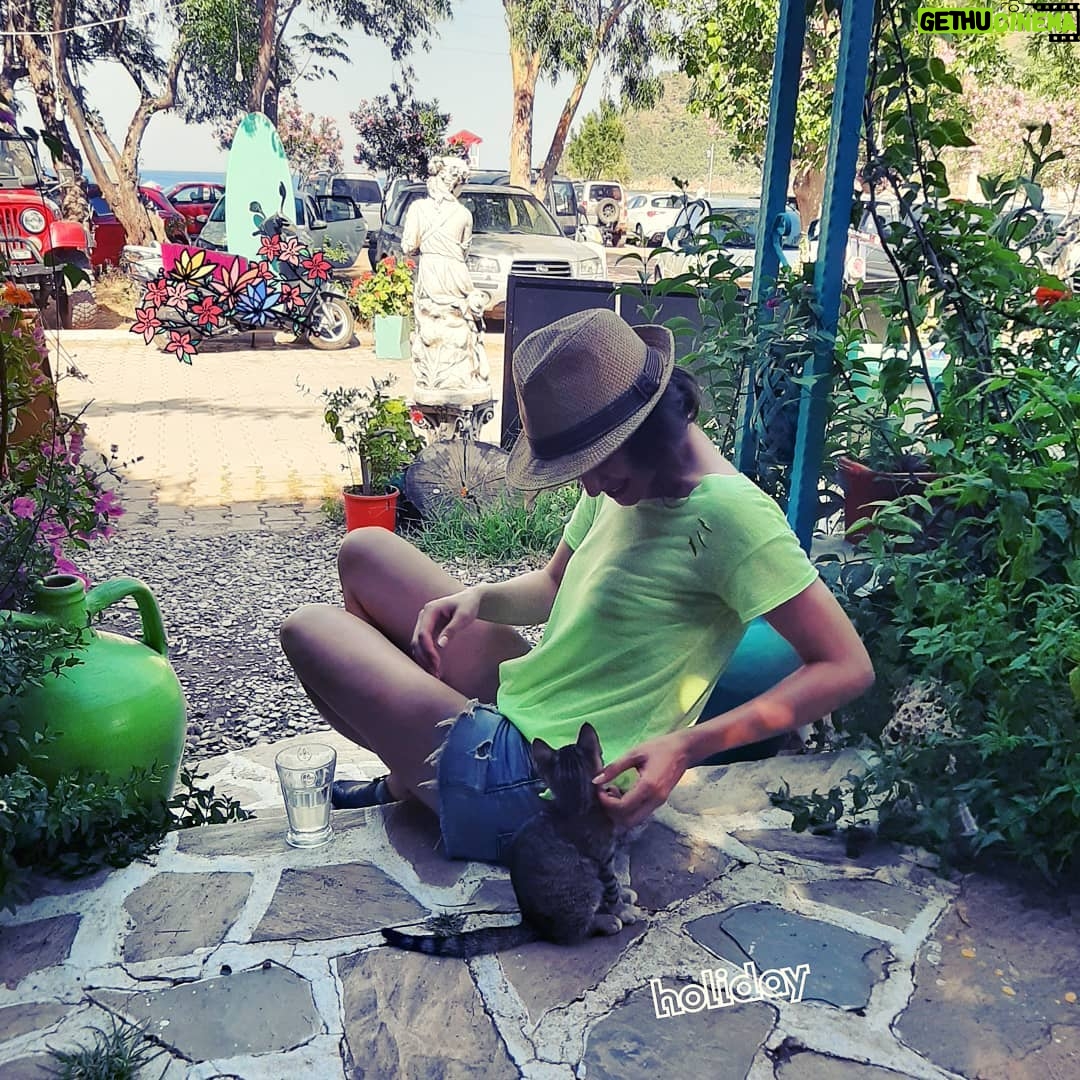 Ceyda Olguner - 1.7K Likes - #arkamsağlam #mybackisstrong 🌸 #mekan #cafebistro --> @lejardincaferestaurant #samimiyet #hoşsohbet #tesekkurler 🌸🤗 #anamazingplace #adrasan