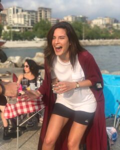 Ceyda Olguner Instagram - 34 #çoklarla #photoby -->@makbayturk Caddebostan Sahil