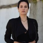 Ceyda Olguner Instagram - Kendini boşuna harcamış olur #insan , dilediğine erer de sevinç duymazsa. Yıktığı #hayat kendininki olsun daha iyi, yıkmakla kazandığı şey kuşkulu bir mutluluksa. ( #ladymacbeth ) 📸 @aydancinar 💜 Karaköy,İstanbul
