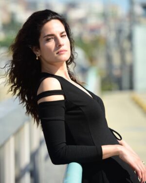 Ceyda Olguner Instagram - #followthewhiterabit 
#photoby -->🪐 @aydancinar 
#look