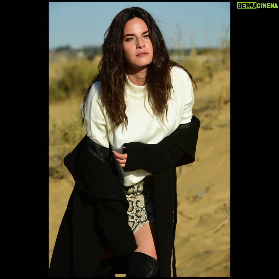 Ceyda Olguner - 4.9K Likes - #everythingischange
#photoby ---> @aydancinarofficial
#look
