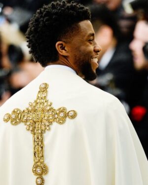 Chadwick Boseman Instagram - #MetGala2018 was an experience I’ll never forget. Had such a great night in that #Versace. 👌🏾 I appreciate this year’s invite but due to my shooting schedule, I won’t be able to attend. Hope everyone enjoys! #metgala