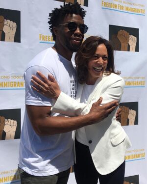 Chadwick Boseman Instagram - YES @KamalaHarris! 👏🏾👏🏾👏🏾
#WhenWeAllVote #Vote2020