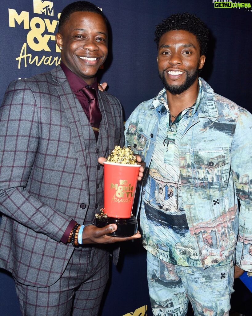 Chadwick Boseman Instagram - 🍿🍿🍿 and more 🍿… THANK YOU #MTVAwards! #BlackPanther fans, you’re incredible. During the show, I was honored to meet @j_shaw9. He saved countless lives by tackling a gunman who opened fire on people in Antioch, Tennessee in April. He’s a true hero that walks among us. MTV Movie Awards
