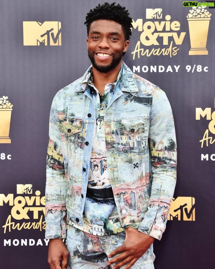 Chadwick Boseman Instagram - Felt good to hit the #MTVAwards red carpet with the #BlackPanther crew yesterday. Check out the show tomorrow to see who takes home the popcorn this year. MTV Movie Awards