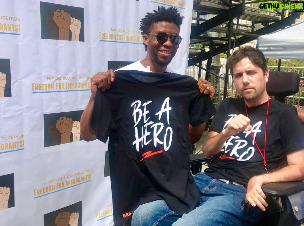 Chadwick Boseman Instagram - Proud to fight the good fight with so many passionate people today at the #FamiliesBelongTogetherLA rally. This is just the beginning, but we will not stop until families are reunited and compassion becomes the standard. ✊🏾 http://familiesbelongtogether.org #FamiliesBelongTogether Los Angeles, California