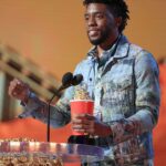 Chadwick Boseman Instagram - 🍿🍿🍿 and more 🍿… THANK YOU #MTVAwards! #BlackPanther fans, you’re incredible. During the show, I was honored to meet @j_shaw9. He saved countless lives by tackling a gunman who opened fire on people in Antioch, Tennessee in April. He’s a true hero that walks among us. MTV Movie Awards