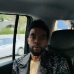 Chadwick Boseman Instagram - #21with21Bridges on the way to the #AMAs⁣ ⁣⁣ ⁣ Q: What was the scariest moment while shooting #21Bridges? - @serremoi_fort American Music Awards 2019