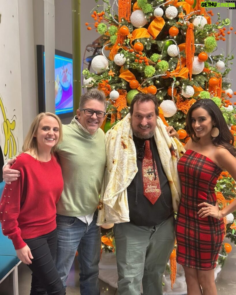 Chandni Parekh Instagram - 🧡 Nickelodeon Holiday Partaaay. I’m pretty happy with my White Elephant steal. Got a Big Nate book, made everyone sign it, and I’ll sell it off for millions one day. MILLIONS. Happy Holidays! #BigNate #nickelodeon Nickelodeon Animation