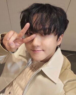 Changbin Instagram - ✌️
#stay #straykids