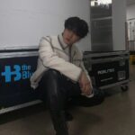 Changbin Instagram – 날도 차구 바닥도 찬데 스테이마음은 따뜻
1등 꼬마웅 ><
#stay