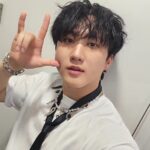 Changbin Instagram – 날도 차구 바닥도 찬데 스테이마음은 따뜻
1등 꼬마웅 ><
#stay