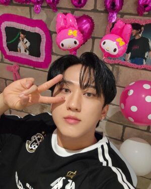 Changbin Instagram - 돼끼 생일 축하해줘서 고마워용><
#🐖🐇
