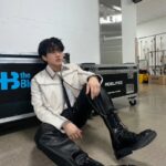 Changbin Instagram – 날도 차구 바닥도 찬데 스테이마음은 따뜻
1등 꼬마웅 ><
#stay