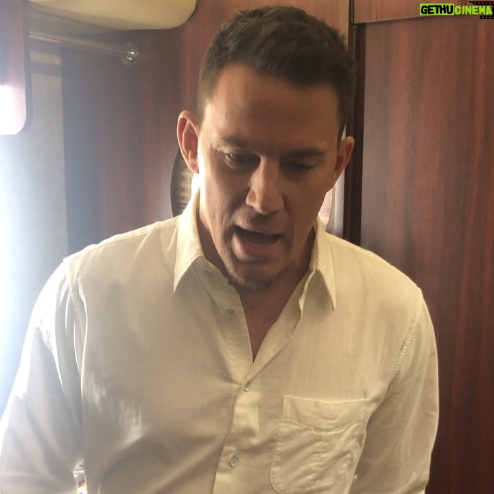 Channing Tatum Instagram - This was my costume for a @jimmykimmellive live bit. And i met snoop dog... never feeling less cool in my life. I don’t know what I would have wanted to be wearing (i know i sound like a fan girl but 🤷🏻♂️) but this isn’t it. Hahahaha