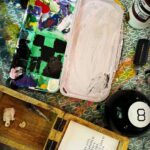Channing Tatum Instagram - Also… cleaning up my daughter’s work station. Why is she so cool? And why do i want to be her when i grow up. I’m so lucky it’s silly.