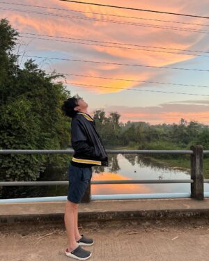 Chanon Ukkhachata Instagram - สวัสดีปีใหม่ครับ ตื่นเช้ามาใส่บาตรทำบุญ ขอให้ทุกคนได้รับบุญด้วยนะครับ เฮงๆปังๆ
