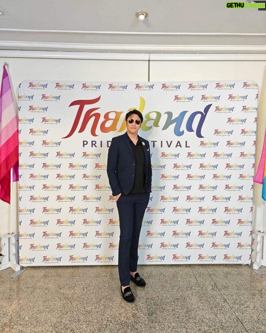 Chanon Ukkhachata Instagram - ขอบคุณมากๆครับพี่ๆที่เชิญขุนให้มาร่วมงาน #heroawards ขอบคุณมากนะครับ งานสนุก อบอุ่นมากครับ 😎 Bangkok Metropolis, Thailand