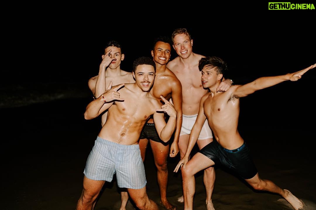 Chanse McCrary Instagram - Wesa Goen Underwater, Okeyday? - Jar Jar Binks Dockweiler State Beach