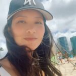 Chantal Thuy Instagram - Summer of the competing tan lines 🌞 #professionalvagabond