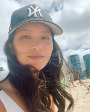 Chantal Thuy Instagram - Summer of the competing tan lines 🌞 #professionalvagabond