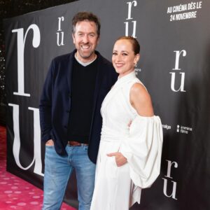 Chantal Thuy Instagram - C'était soir de grande première montréalaise hier pour «RU» au Théâtre Maisonneuve de la @placedesarts. Voici quelques photos prises sur le tapis rouge.

📍 RU, au cinéma dès le 24 novembre partout au Québec.

📸 Paul Ducharme 

#rufilm #KimThuy #ImminaFilms