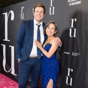 Chantal Thuy Instagram - C'était soir de grande première montréalaise hier pour «RU» au Théâtre Maisonneuve de la @placedesarts. Voici quelques photos prises sur le tapis rouge.

📍 RU, au cinéma dès le 24 novembre partout au Québec.

📸 Paul Ducharme 

#rufilm #KimThuy #ImminaFilms
