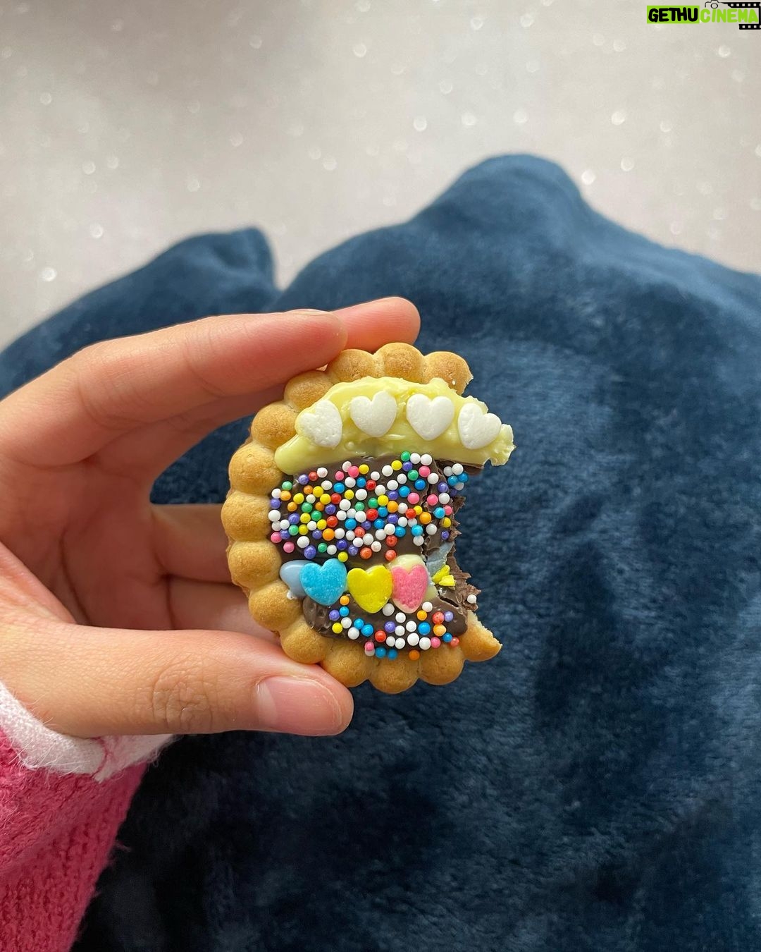 Chantal Videla Instagram - Hello! Have you eaten? If not, don't swipe! You might get hungry cuz Here are some of my favorite snapshots I took of food/snacks that I love~! Hope you get to eat your favorite snacks as you stream “Who’s Next”! Coming out in 2 days!!🫶🏻✨