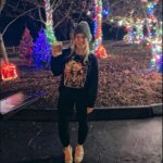 Chantelle Allison Instagram - Christmas during winter time just seems right 🥰🎄 Grants Farm, St. Louis, Missouri