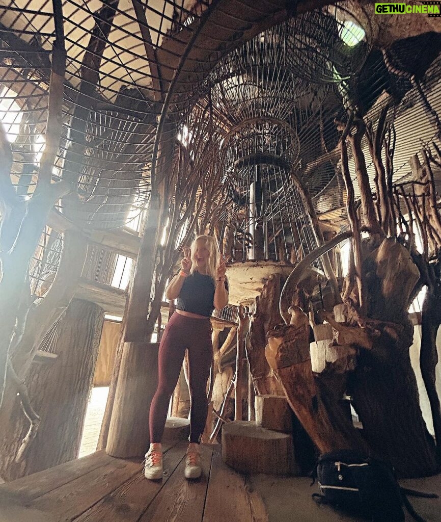Chantelle Allison Instagram - How is this a real place? City Museum, St Louis, MO