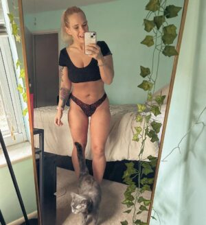 Chantelle Allison Instagram - January 1st 2024. One of the best things about last year was finally developing a healthy relationship with food and my body. I haven’t weighed myself in months, I haven’t weighed food in months, I haven’t tried to out work my bad diet with hours of cardio. I finally have some peace - it just took 20 years.