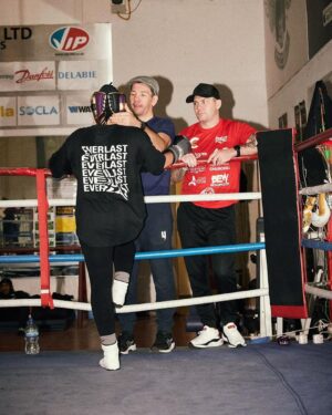 Chantelle Cameron Instagram - DREAMING OF A NORTHAMPTON HOMECOMING

"I wanna make the most out of my career, fight the best there is and go down as one of the greatest to do it. I'm about to cement my own legacy and make this a career defining moment. I want to get the win against Katie Taylor, make it convincing and have my own homecoming."

#TeamEverlast