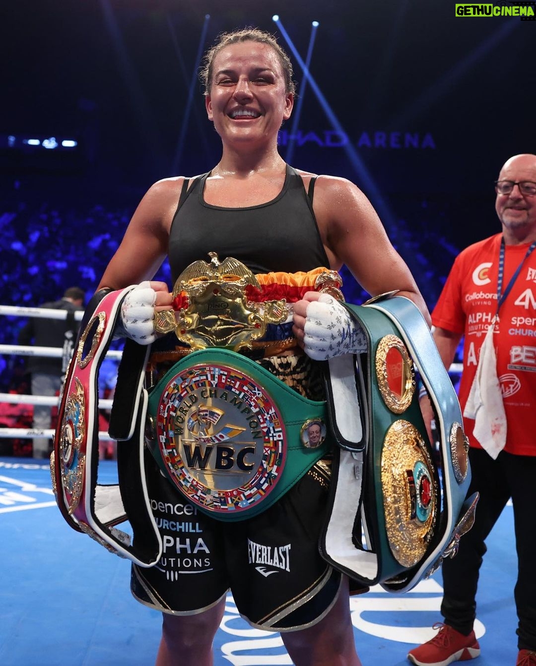 Chantelle Cameron Instagram - A year ago today when I become Undisputed World Champion in Abu Dhabi . What a night and what an experience 🥊 When my dreams come true 💫 Abu Dhabi, United Arab Emirates