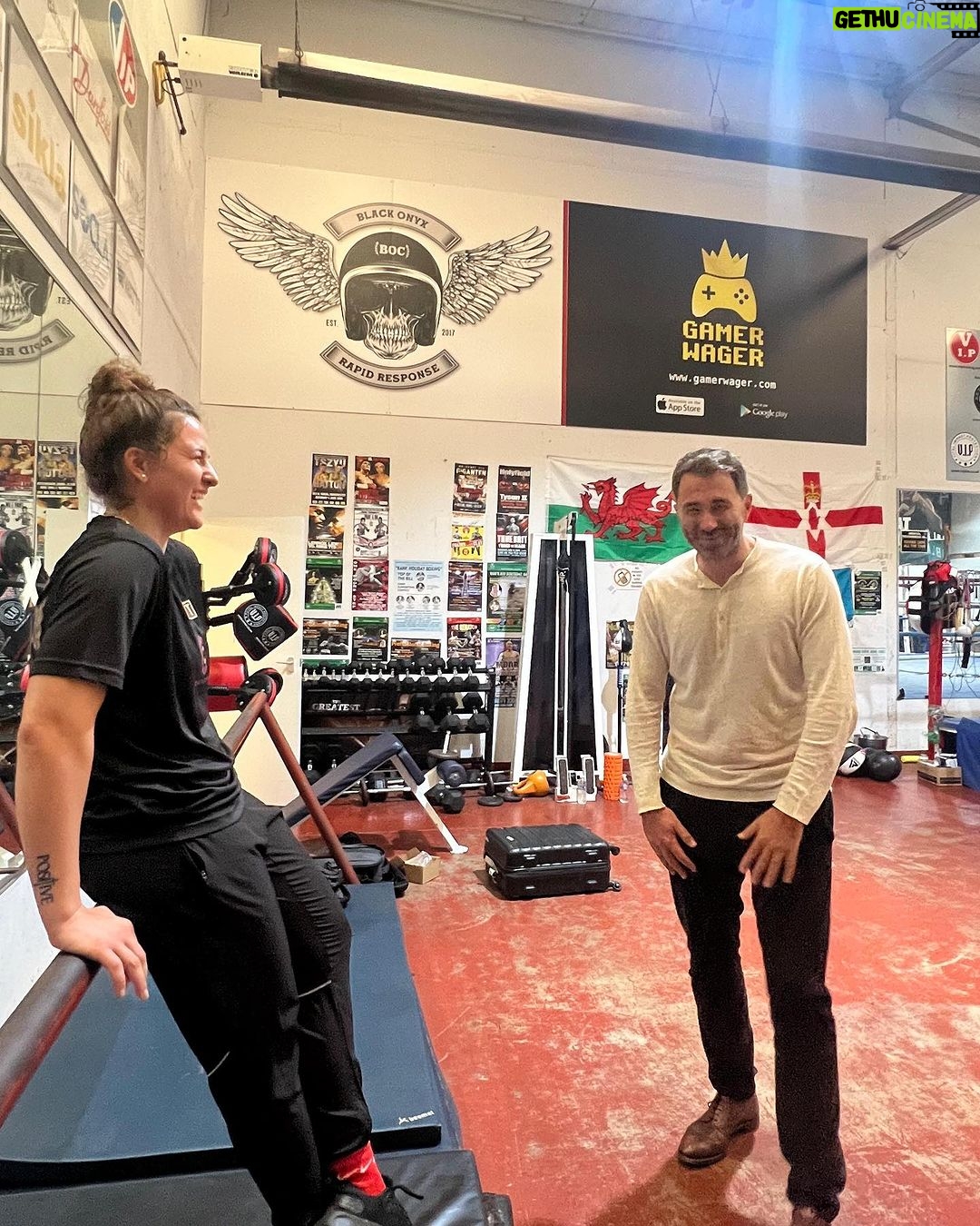 Chantelle Cameron Instagram - @eddiehearn popped in during my strength & conditioning session today with @coachjonny_wrk 💪🏻 filming for the rematch documentary @matchroomboxing 🥊 #november25th #repeat #andstill Manchester, United Kingdom
