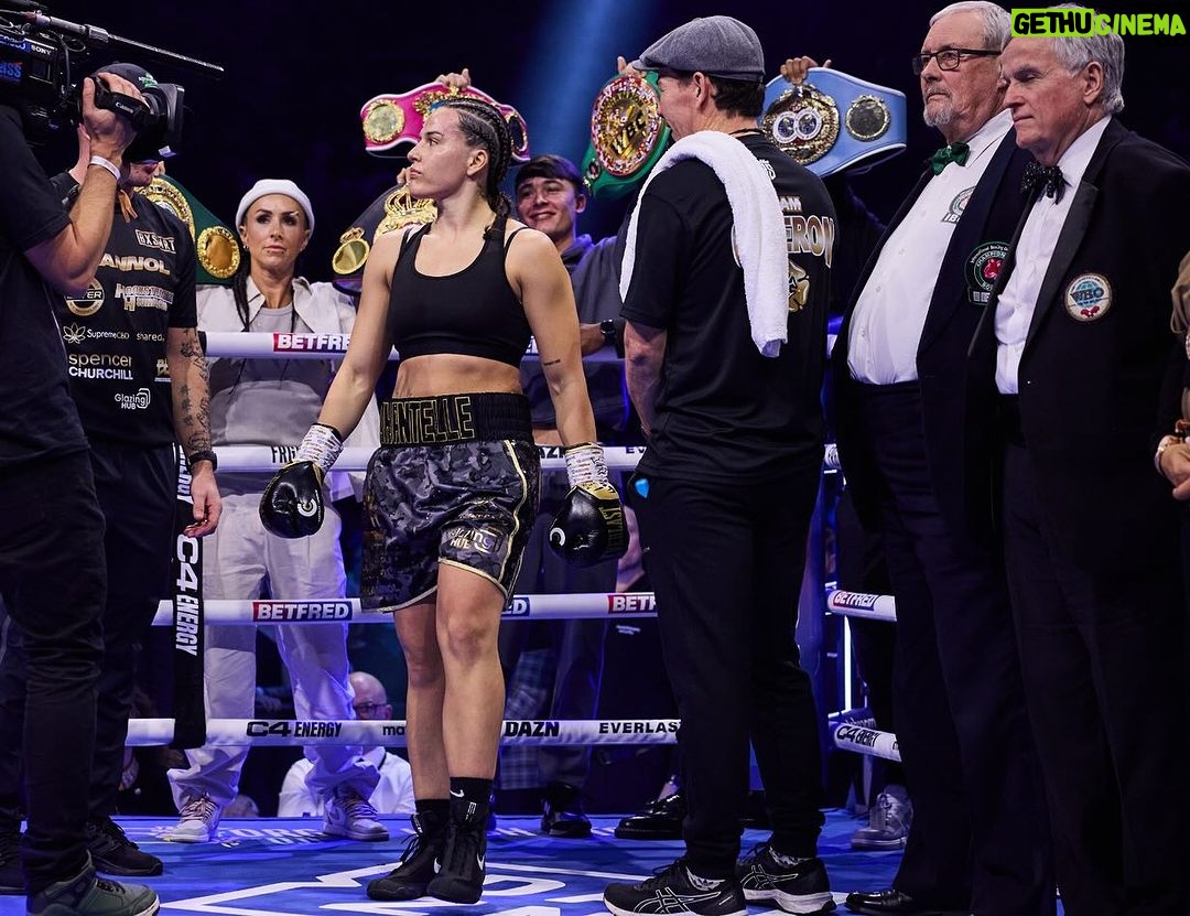 Chantelle Cameron Instagram - 2023. Many highs Many lows. But built different 💪🏻 🥊 United Kingdom