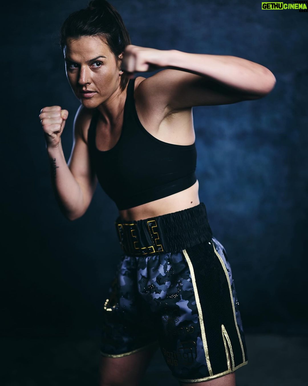 Chantelle Cameron Instagram - Finally Fight Night 🥊 💪🏻 Dublin, Ireland