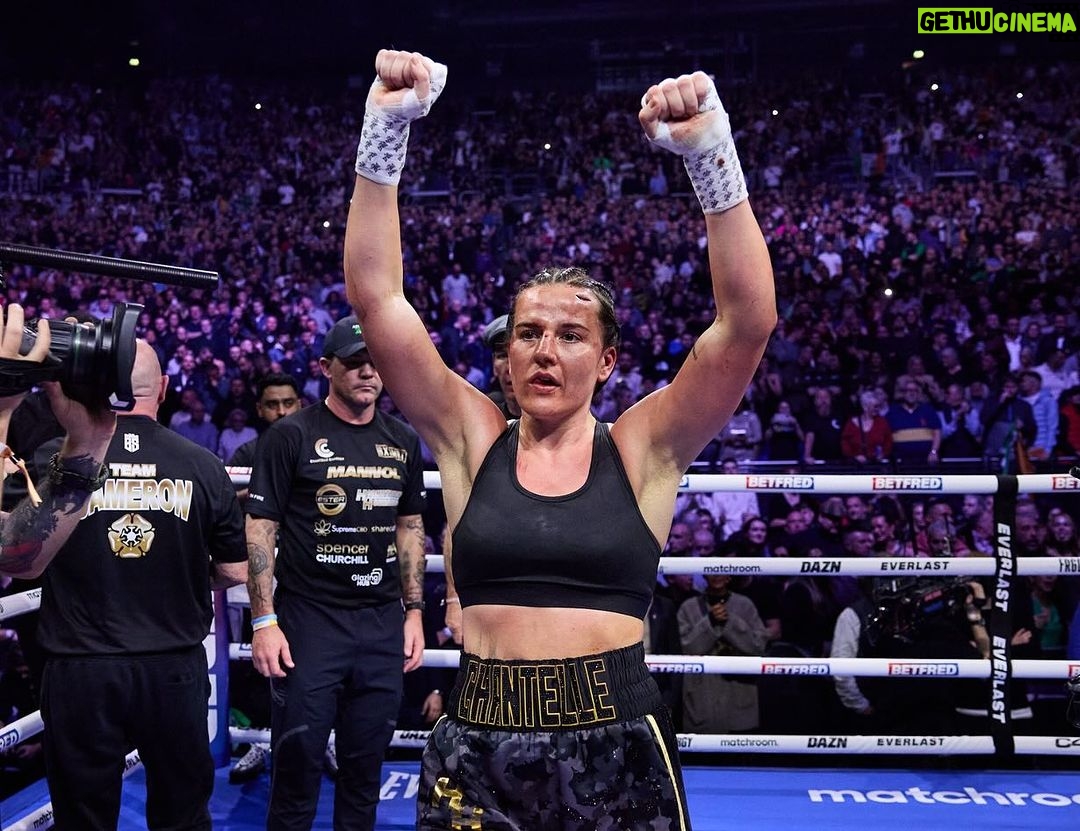 Chantelle Cameron Instagram - 2023. Many highs Many lows. But built different 💪🏻 🥊 United Kingdom