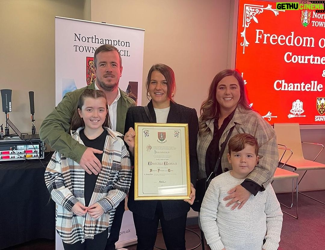 Chantelle Cameron Instagram - What an honour to be presented with freedom of the town in my hometown Northampton for my boxing achievements. Alongside the legend Courtney Lawes. So proud to be the first sportswomen from this town to achieve this and be in the history books with princess Diana for achieving this award. So blessed to have the support in my town from my sponsors to my family and to my friends. Been a rough couple of weeks but I am determined to be your World Champion again β€οΈ π Northampton, Northamptonshire