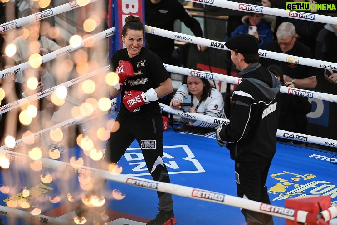 Chantelle Cameron Instagram - Media workout 🥊 @matchroomboxing @daznboxing Dublin, Ireland