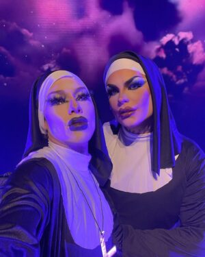 Charity Kase Instagram - Ugly step sisters 👠🧹

So glad to be reunited on tour 💋
#dragrace #dragmonster