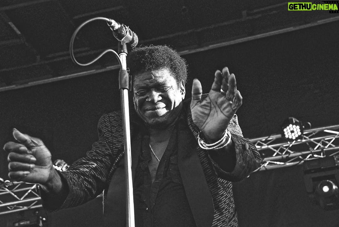 Charles Bradley Instagram - Happy Memorial Day! 🇺🇸🇺🇸🇺🇸It's good to be back home 🎶#charlesbradley #charlesforchange #screamingeagleofsoul 📸 @mwpitts