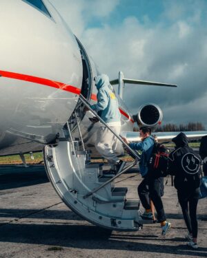 Charles Leclerc Instagram - One last flight this year. Thank you for making me feel at home @vistajet 🤍
@thomasflohrvista